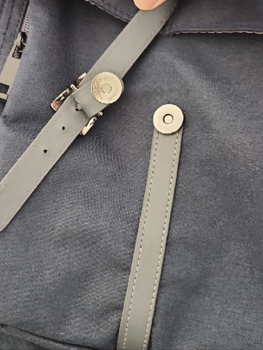 Wind Took Navy Canvas Men's Backpack Gray Details Snap Buckle Enclosure Zippers - Picture 6 of 12